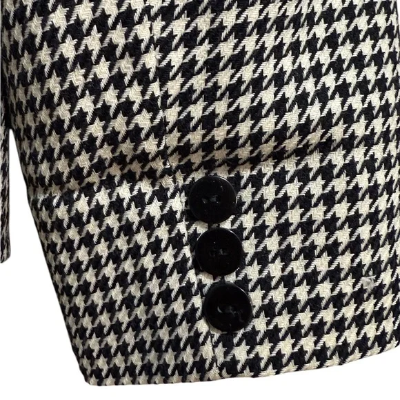 JH Collectibles Classic Black and White Houndstooth Women's Coat - Picture 5 of 8